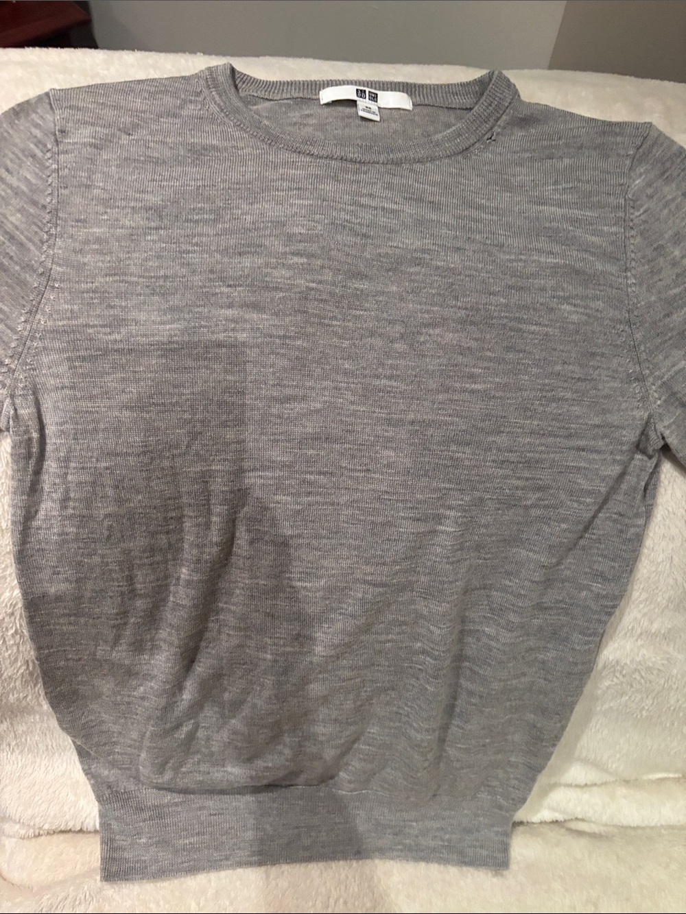 Uniqlo Women's Heather Gray Crewneck Long Sleeve Top 100% wool